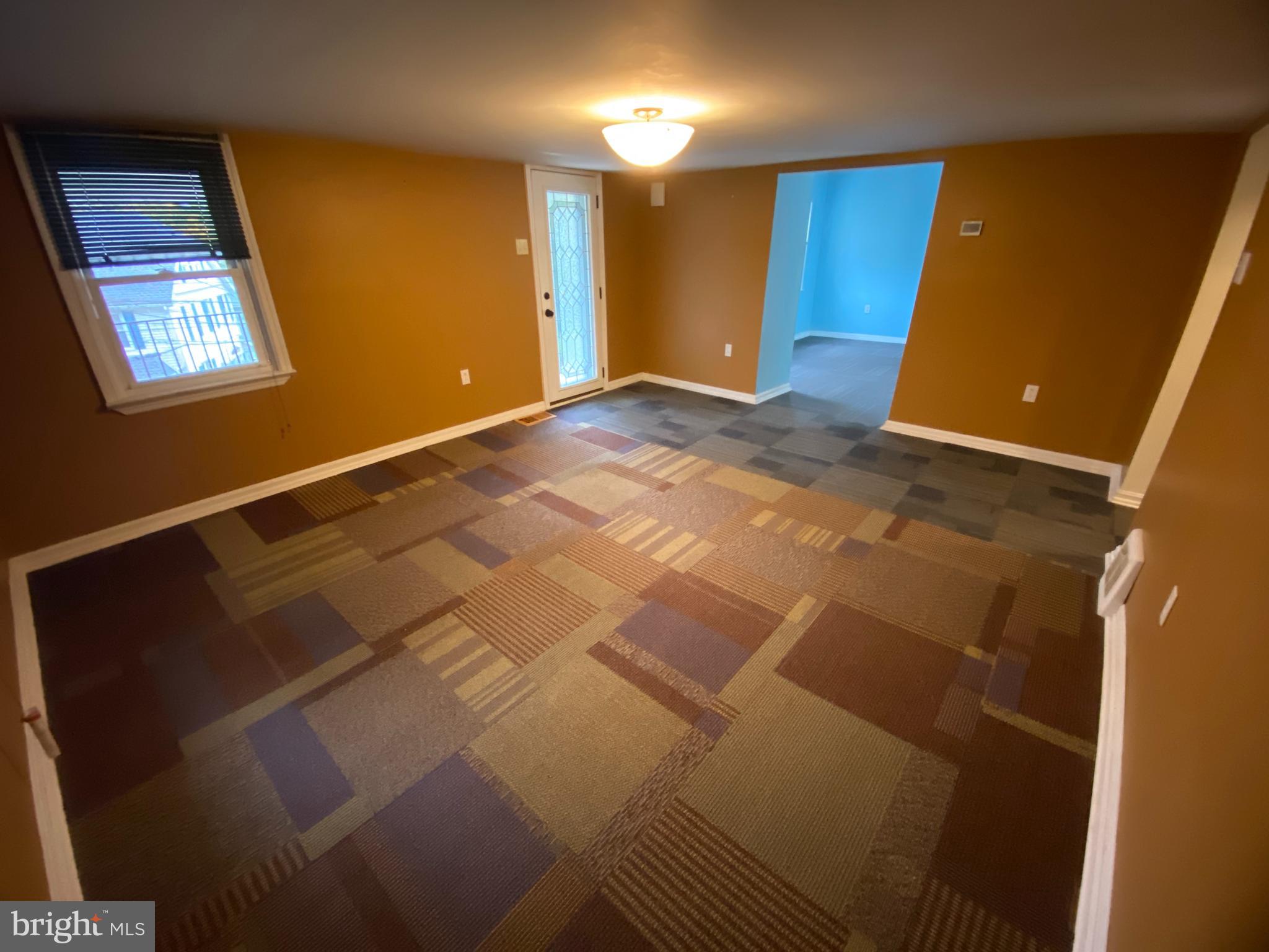 2181 Mount Road Aston, PA 19014 - Photo 12 of 31 Living Room