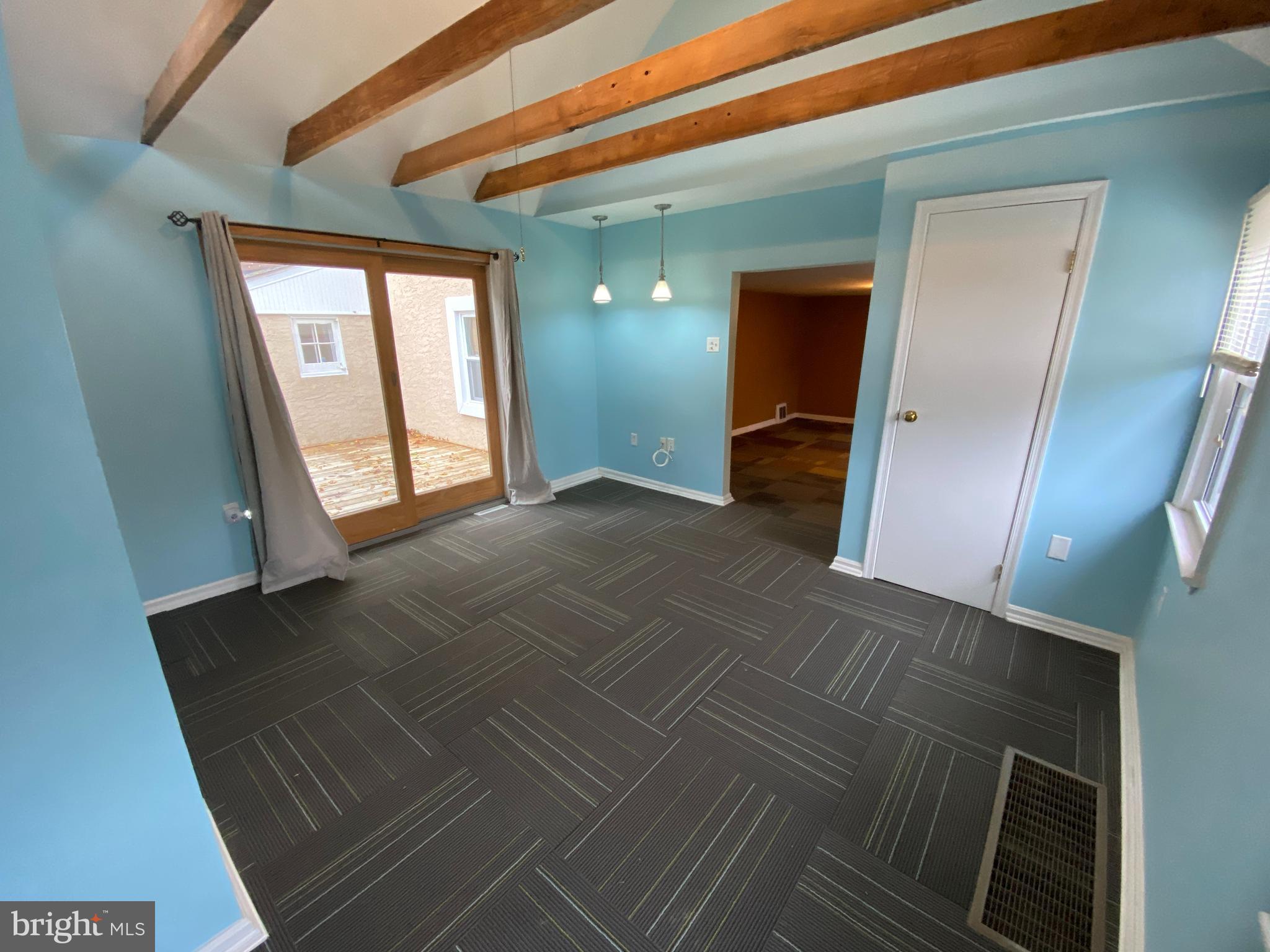 2181 Mount Road Aston, PA 19014 - Photo 15 of 31 Great Room