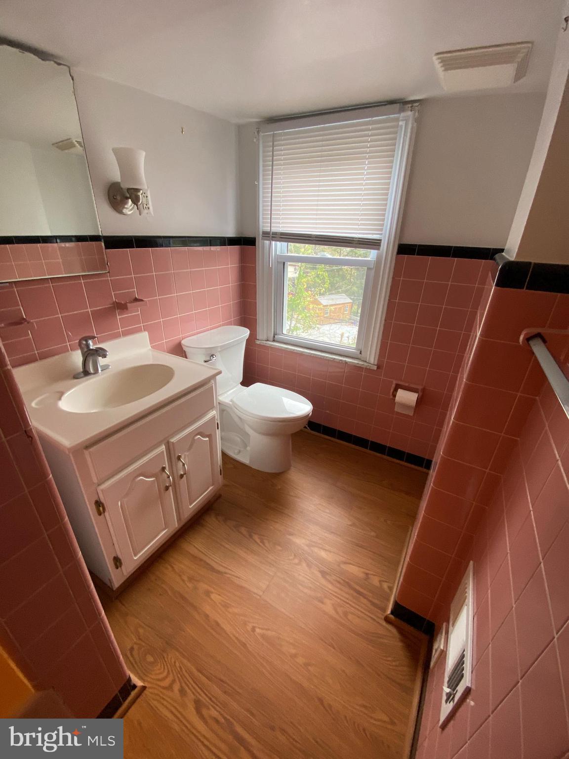 2181 Mount Road Aston, PA 19014 - Photo 20 of 31 Full Bathroom