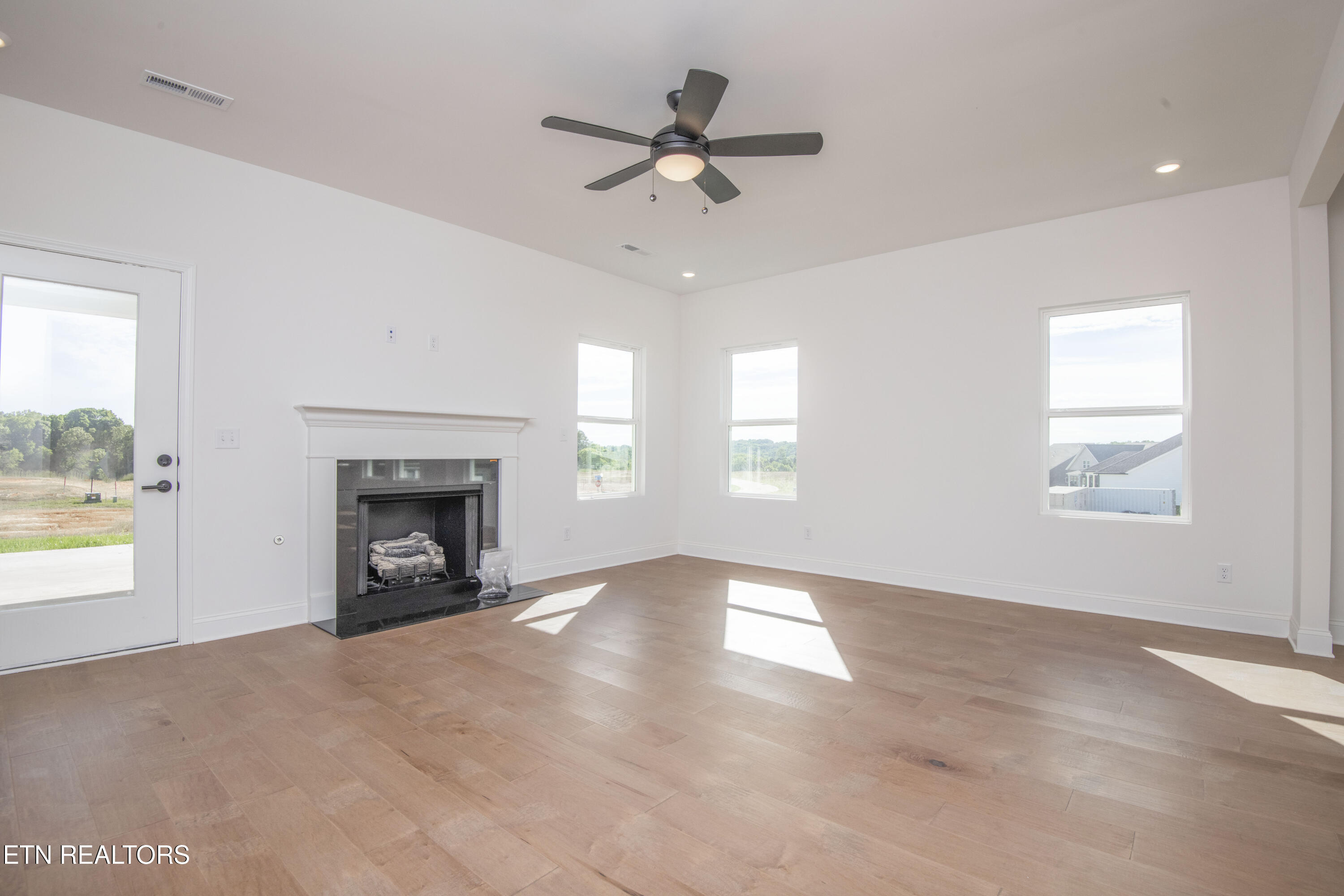 510 Ivey Farms Road Farragut, TN 37934 - Photo 4 of 44 iv88highres_37