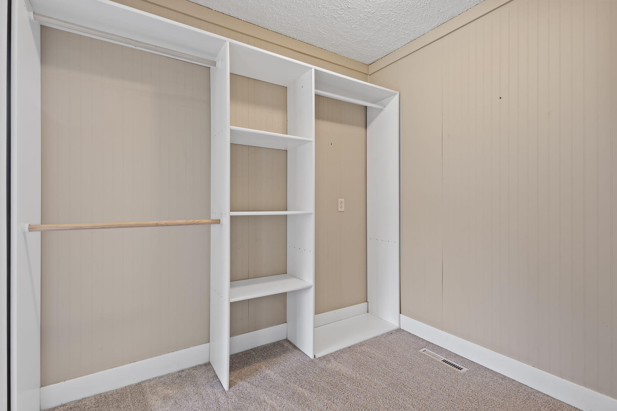 124 6th Street Southeast De Motte, IN 46310 - Photo 25 of 36 2048x1365