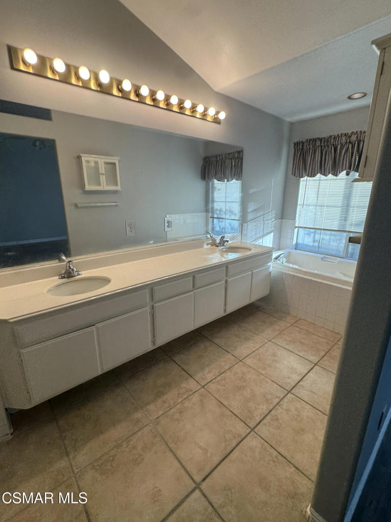 2148 Los Feliz Drive Thousand Oaks, CA 91362 - Photo 14 of 21