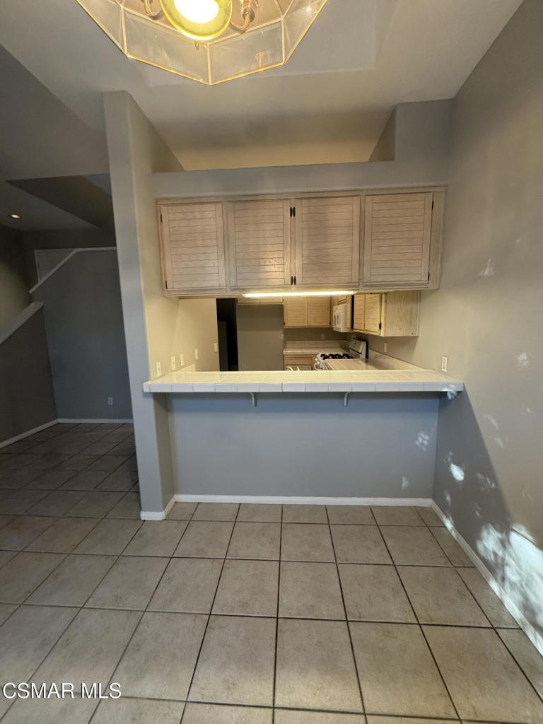 2148 Los Feliz Drive Thousand Oaks, CA 91362 - Photo 5 of 21