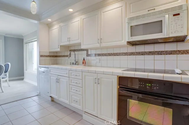 $1,299,000 | 3200 La Rotonda Drive, Unit 311, Rancho Palos Verdes, CA 90275