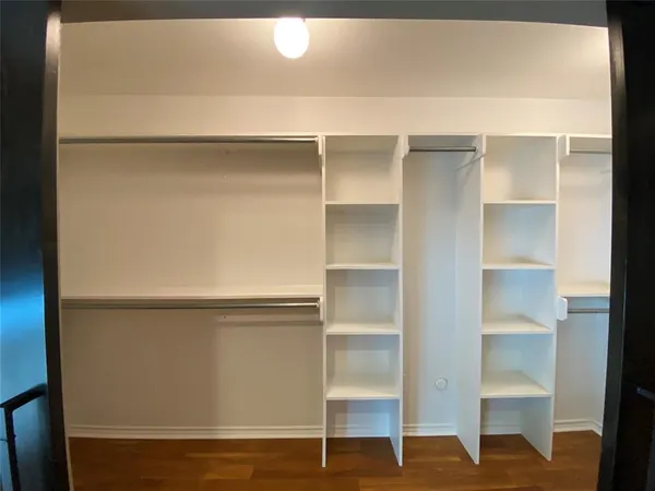 $1,995 | 6 1 Main Place, Benbrook, TX 76126