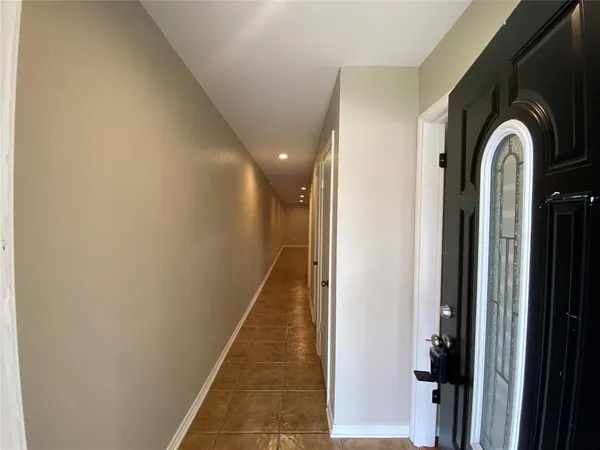 $1,995 | 6 1 Main Place, Benbrook, TX 76126