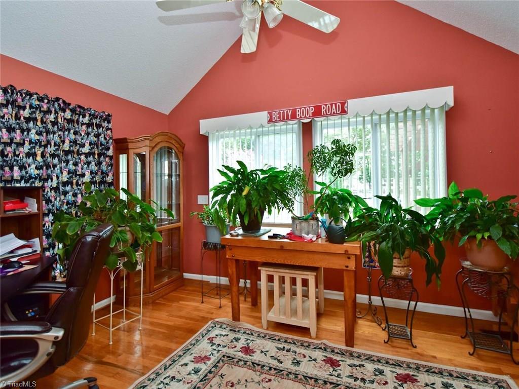 3936 Johnson Street High Point, NC 27265 - Photo 5 of 21 Sunroom