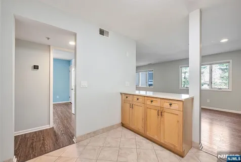$515,000 | 218 Orchard Park, Allendale, NJ 07401