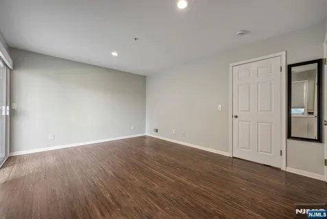 $515,000 | 218 Orchard Park, Allendale, NJ 07401