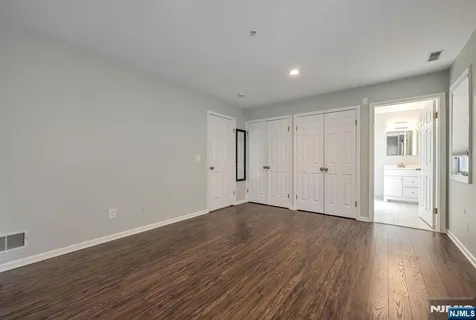 $515,000 | 218 Orchard Park, Allendale, NJ 07401