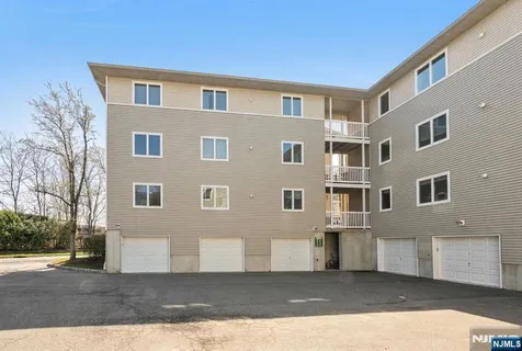 $515,000 | 218 Orchard Park, Allendale, NJ 07401