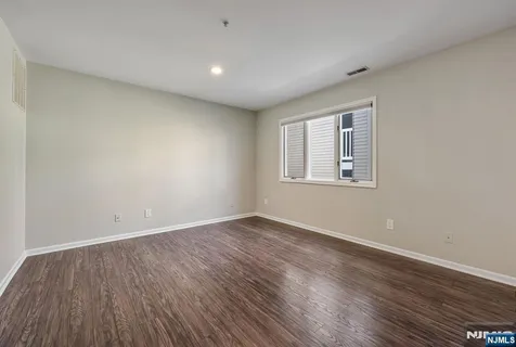 $515,000 | 218 Orchard Park, Allendale, NJ 07401