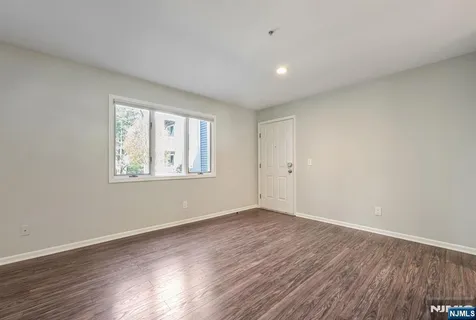 $515,000 | 218 Orchard Park, Allendale, NJ 07401