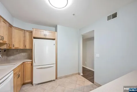 $515,000 | 218 Orchard Park, Allendale, NJ 07401