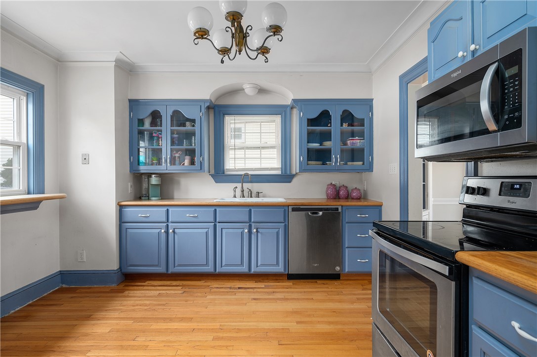 109 Gaskill Street Woonsocket, RI 02895 - Photo 3 of 29 Gallery Image 3