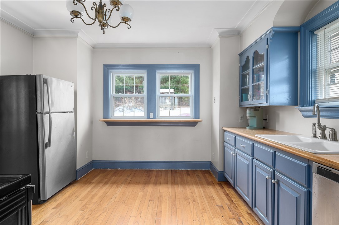 109 Gaskill Street Woonsocket, RI 02895 - Photo 5 of 29 Gallery Image 5
