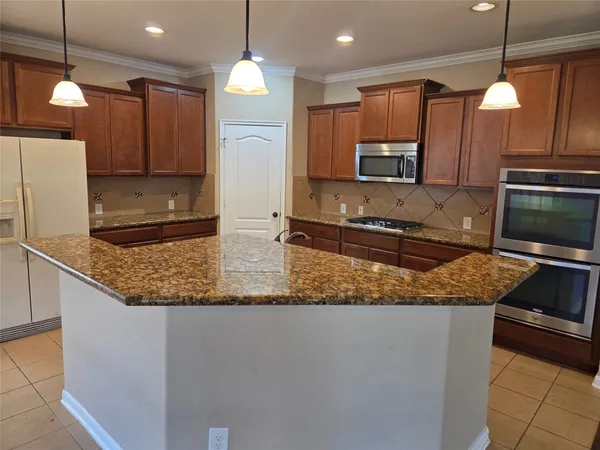 $3,200 | 19510 Dunlay Springs Drive, Cypress, TX 77433