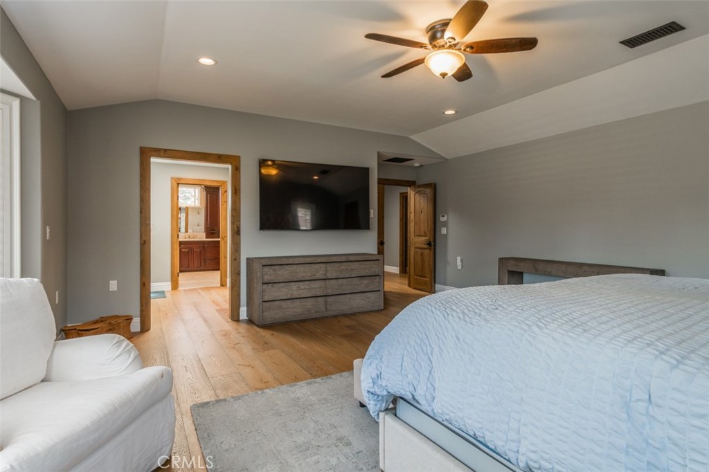 586 Valley Gate Road Simi Valley, CA 93065 - Photo 31 of 57 Primary Bedroom