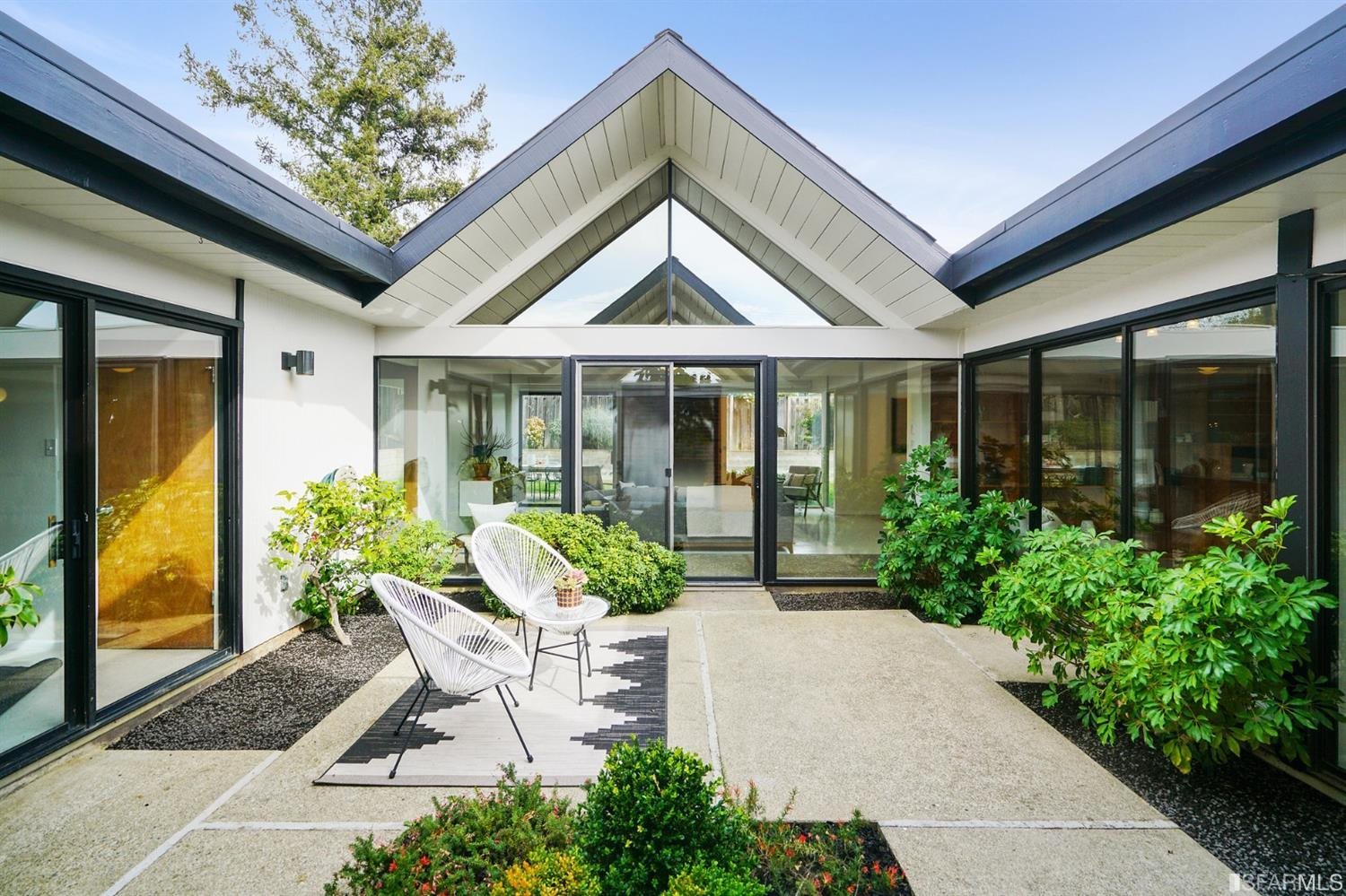 5877 Highwood Road Castro Valley, CA 94552 - Photo 11 of 52 Gallery Image 11