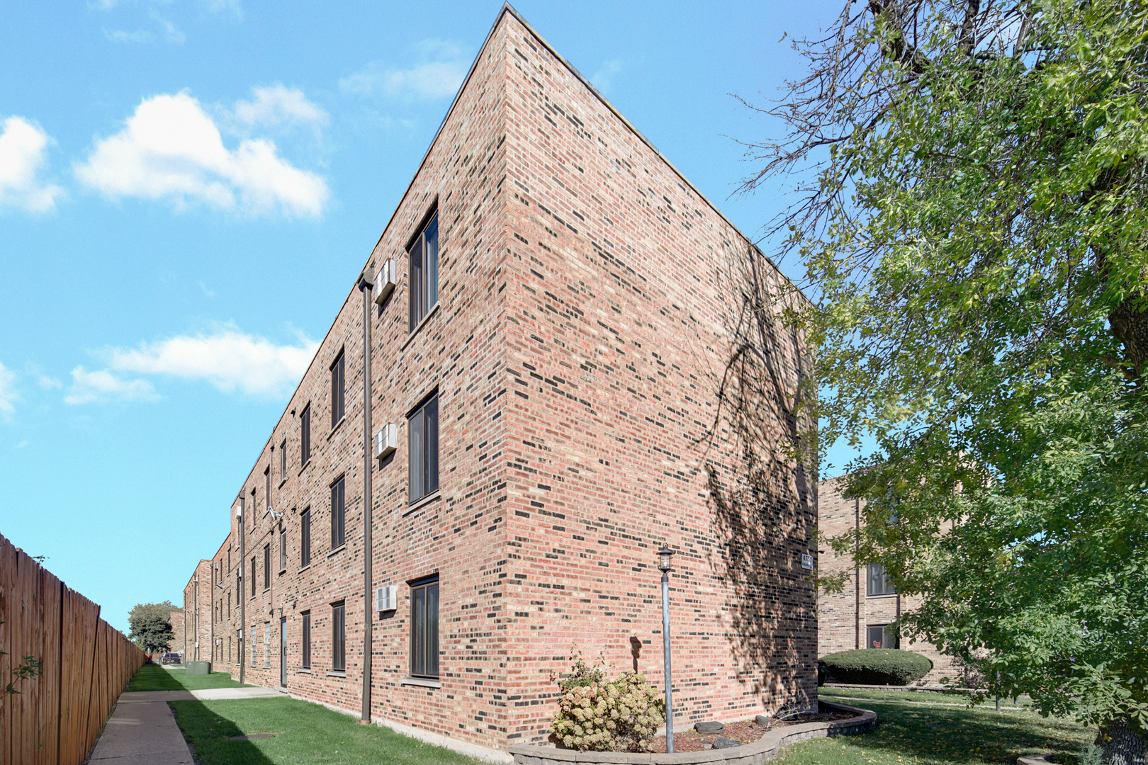 4550 West 57th Street, Unit 2A1 Chicago, IL 60629 - Photo 3 of 13