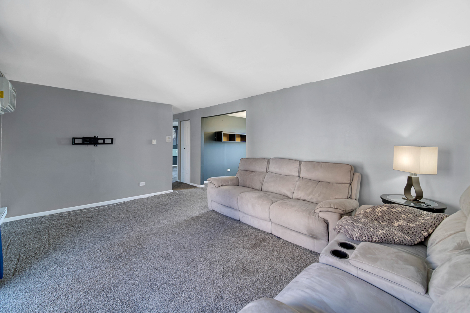 4550 West 57th Street, Unit 2A1 Chicago, IL 60629 - Photo 5 of 13