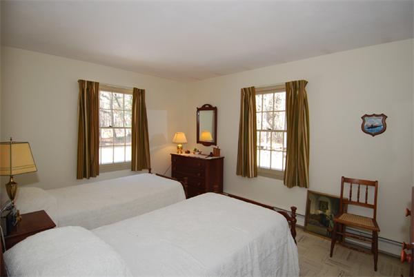 113 Pleasant Valley Road Amesbury, MA 01913 - Photo 13 of 22 Gallery Image 13