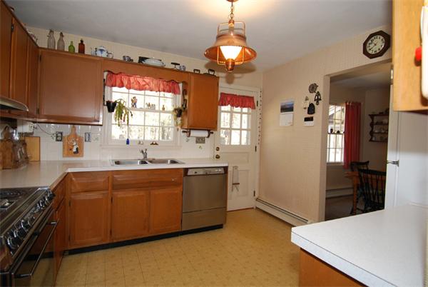 113 Pleasant Valley Road Amesbury, MA 01913 - Photo 2 of 22 Gallery Image 2