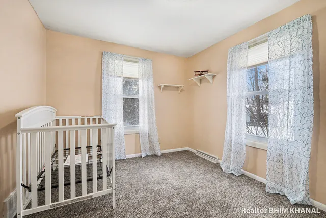 $285,000 | 128 43rd Street Southwest, Grand Rapids, MI 49548