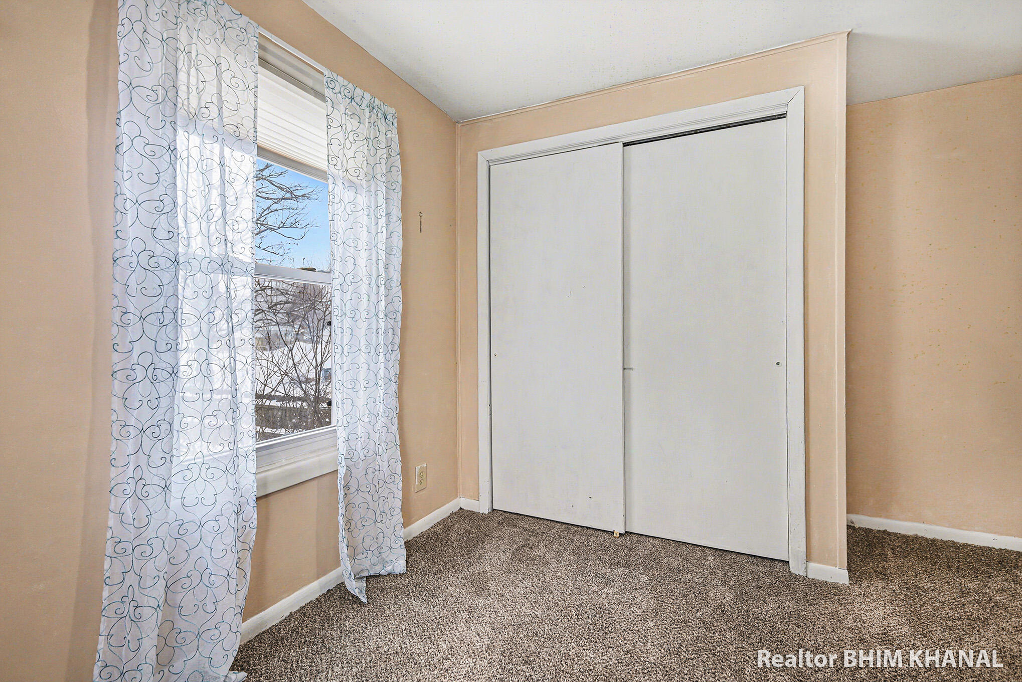 128 43rd Street Southwest Grand Rapids, MI 49548 - Photo 19 of 31 IMG_5808