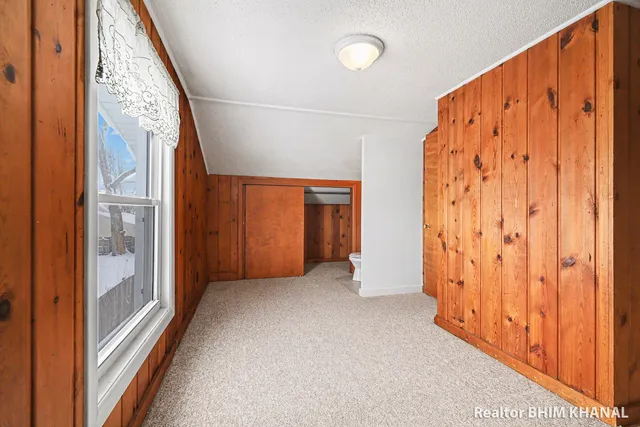 $285,000 | 128 43rd Street Southwest, Grand Rapids, MI 49548