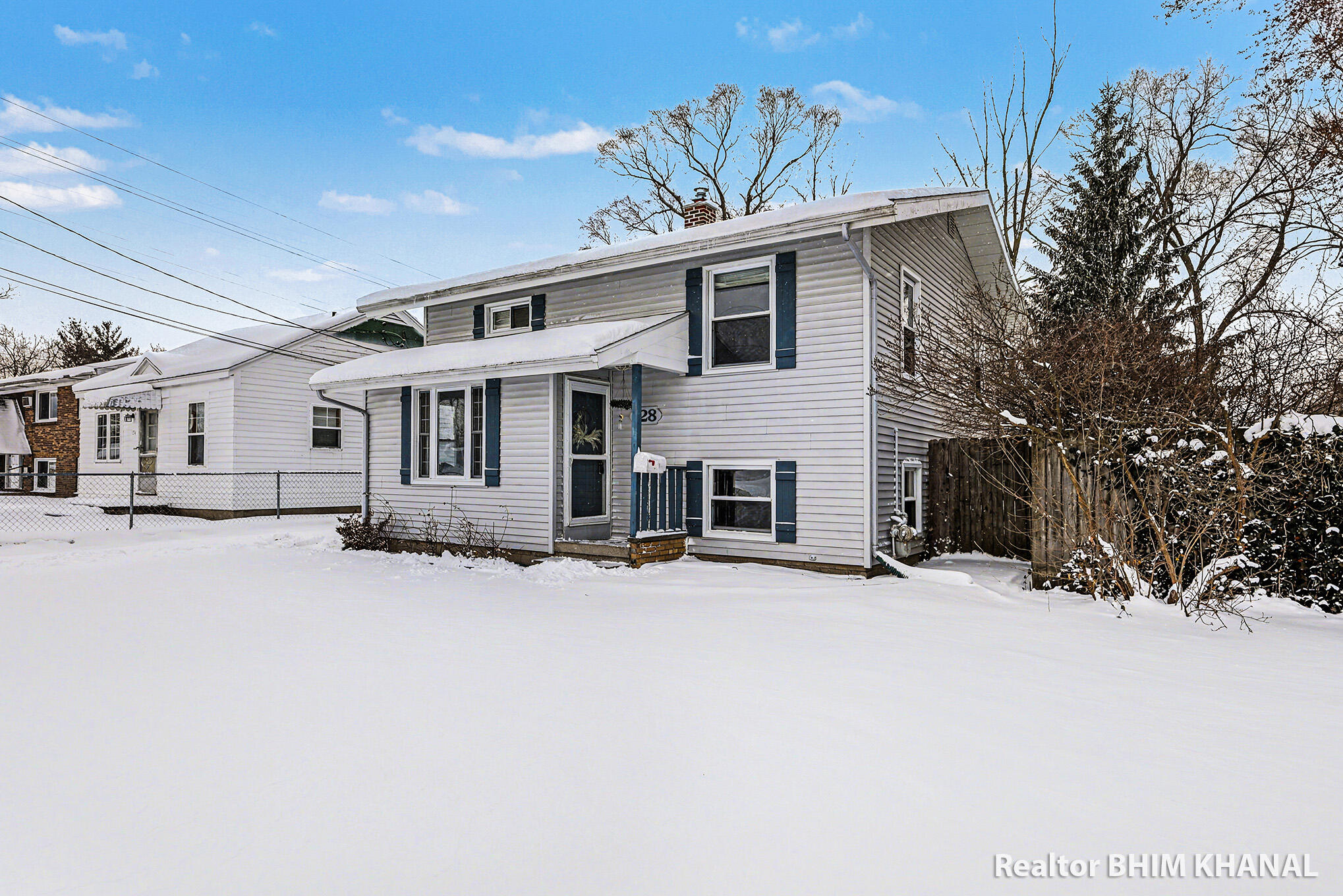 128 43rd Street Southwest Grand Rapids, MI 49548 - Photo 25 of 31 IMG_5848