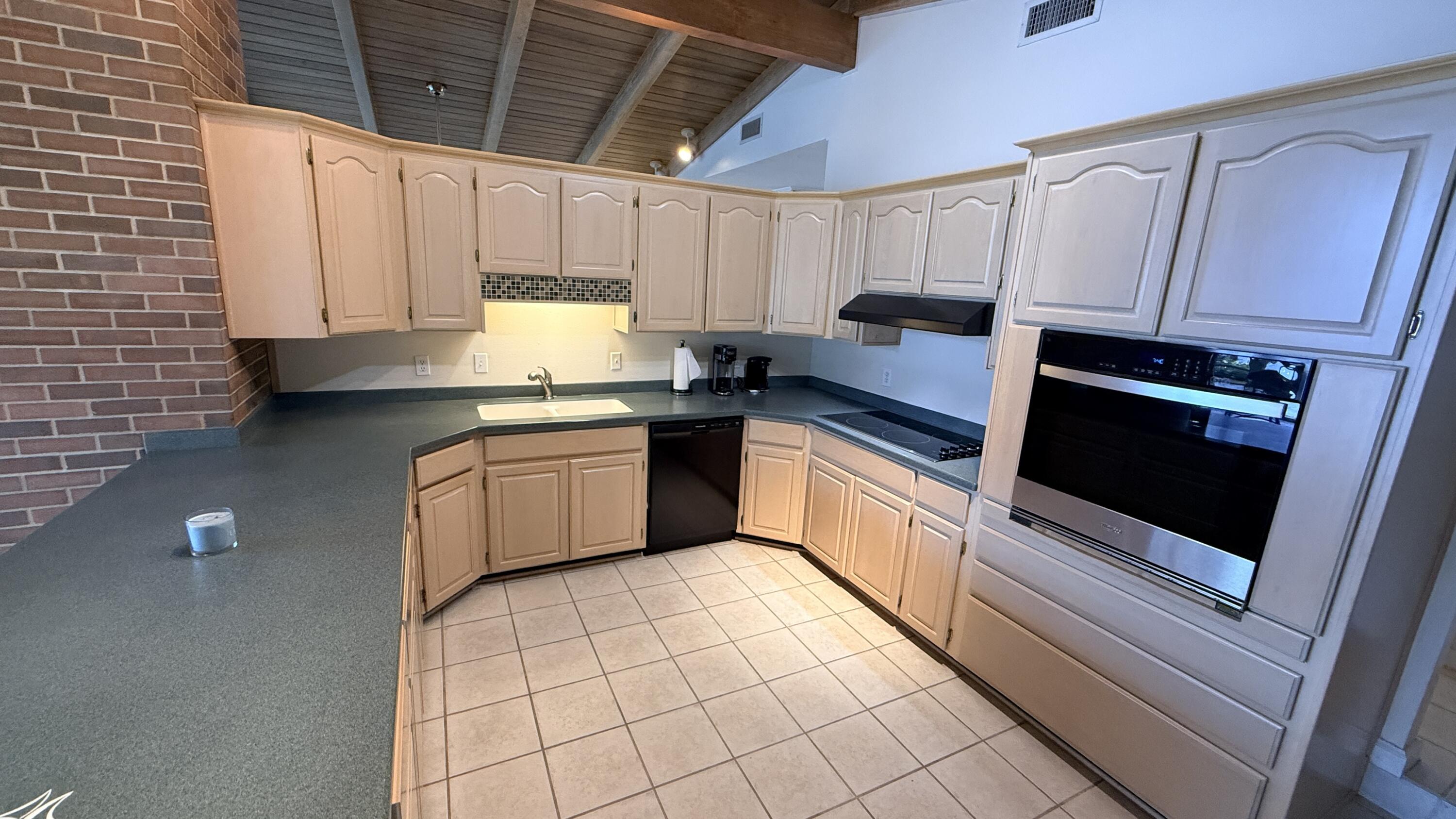 27 Poquito Road Shalimar, FL 32579 - Photo 7 of 12 Kitchen4