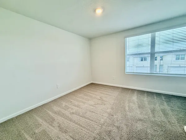 $2,400 | 586 Salisbury Circle, Fort Pierce, FL 34982