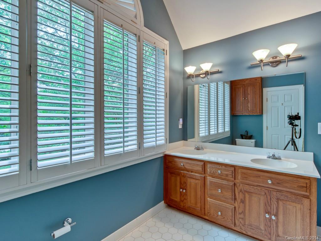 4817 Hardison Road Charlotte, NC 28226 - Photo 17 of 24 Gallery Image 17