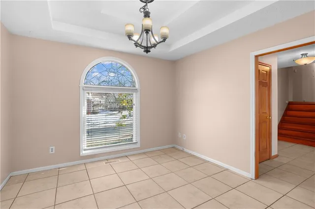 $330,000 | 2421 Northwest Leann Drive, Blue Springs, MO 64014