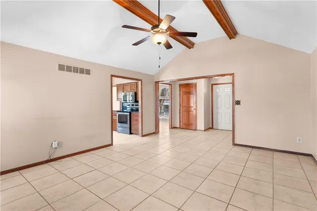 $330,000 | 2421 Northwest Leann Drive, Blue Springs, MO 64014