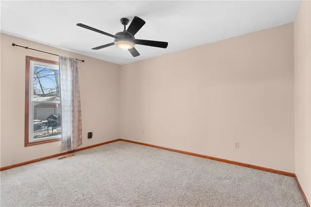 $330,000 | 2421 Northwest Leann Drive, Blue Springs, MO 64014