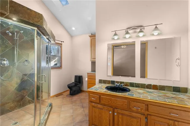 $330,000 | 2421 Northwest Leann Drive, Blue Springs, MO 64014