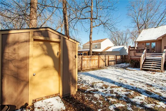 $330,000 | 2421 Northwest Leann Drive, Blue Springs, MO 64014