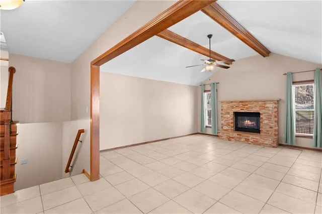 $330,000 | 2421 Northwest Leann Drive, Blue Springs, MO 64014