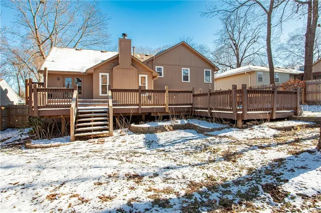 $330,000 | 2421 Northwest Leann Drive, Blue Springs, MO 64014