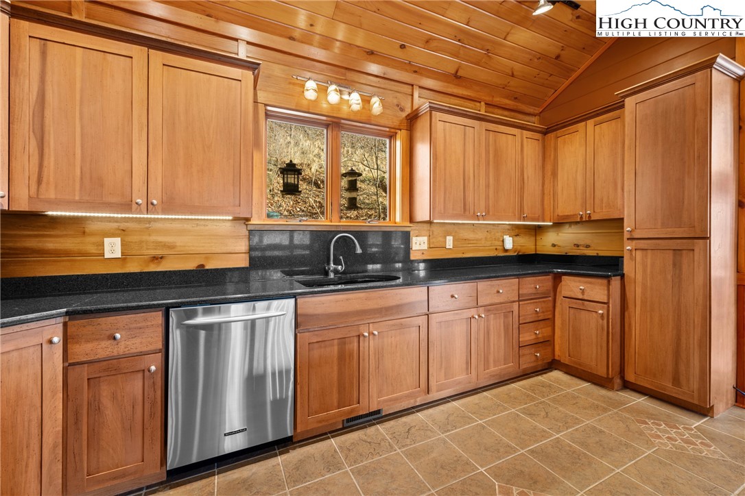 217 Rainbow Ridge Road Zionville, NC 28698 - Photo 23 of 42