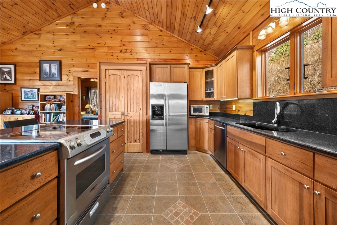 217 Rainbow Ridge Road Zionville, NC 28698 - Photo 24 of 42