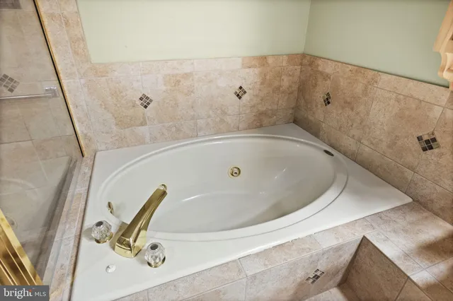 a bathroom with a tub