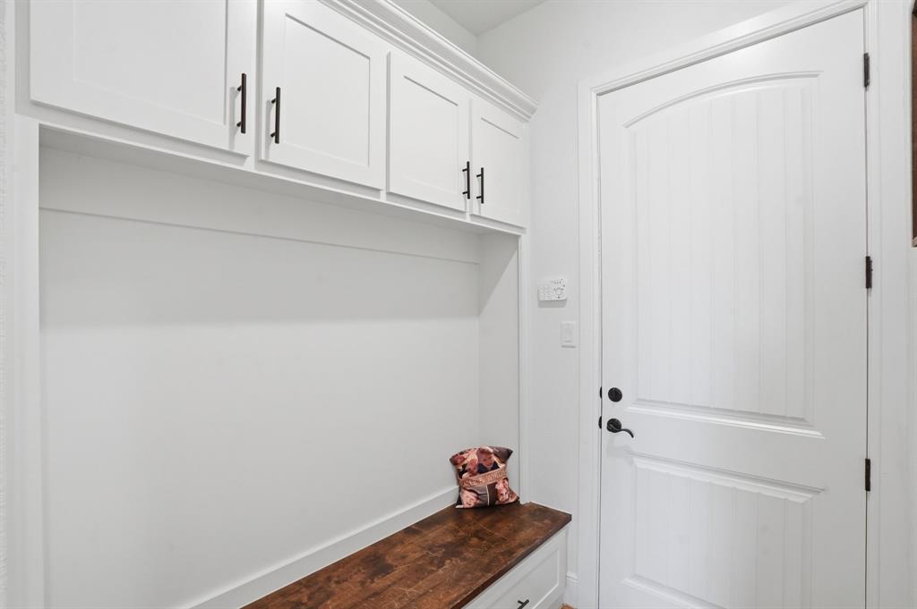 103 Apollo Trail Aurora, TX 76078 - Photo 20 of 40 Mudroom featuring baseboards