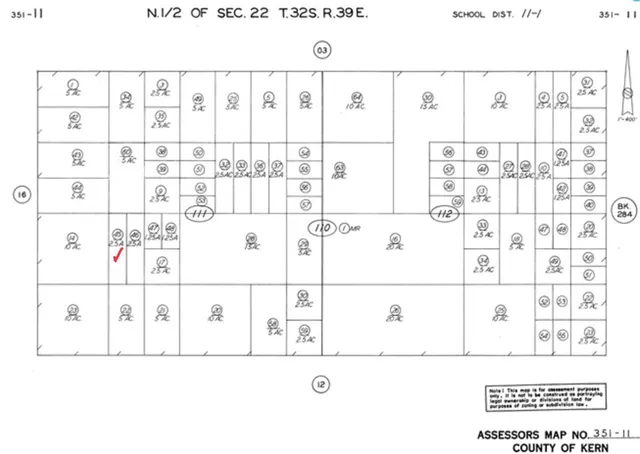 a black and white photo of a white wall