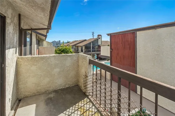 $2,750 | 15000 Halldale Avenue, Unit 213, Gardena, CA 90247