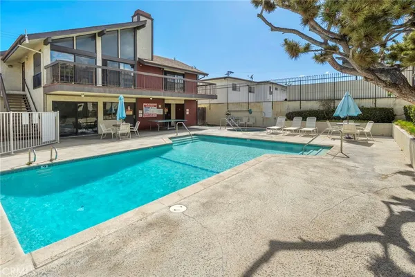 $2,750 | 15000 Halldale Avenue, Unit 213, Gardena, CA 90247