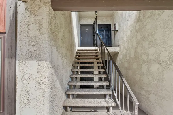 $2,750 | 15000 Halldale Avenue, Unit 213, Gardena, CA 90247