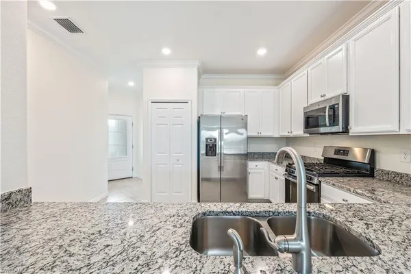 $2,100 | 17596 Woodland Court, Babcock Ranch, FL 33982